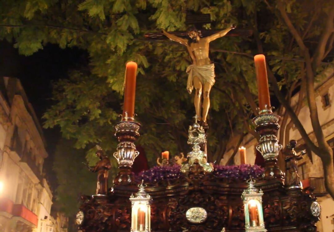 Santísimo Cristo de la Defensión en la calle Porvera