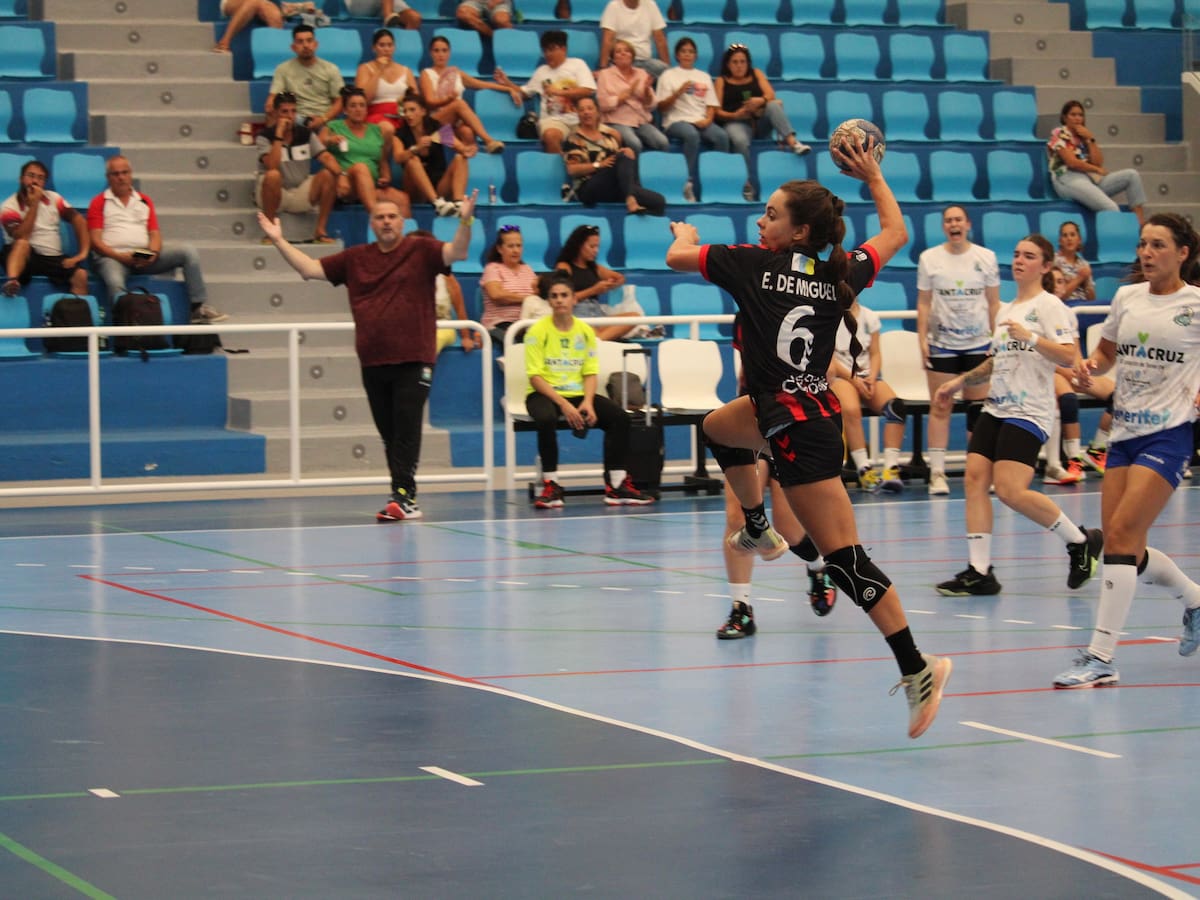 El CICAR Lanzarote Ciudad de Arrecife se estrena con victoria en la nueva categoría