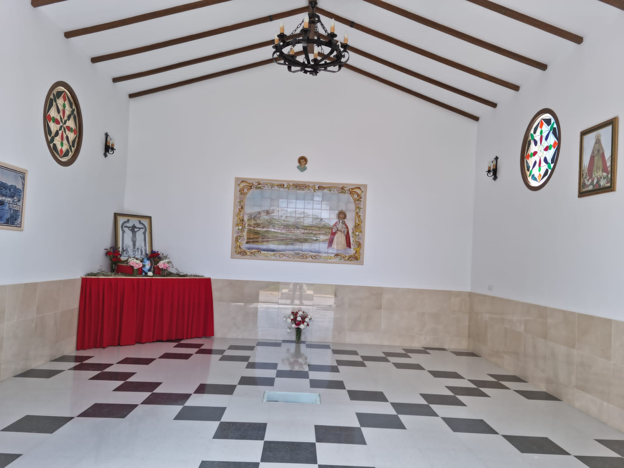 Interior de la ermita