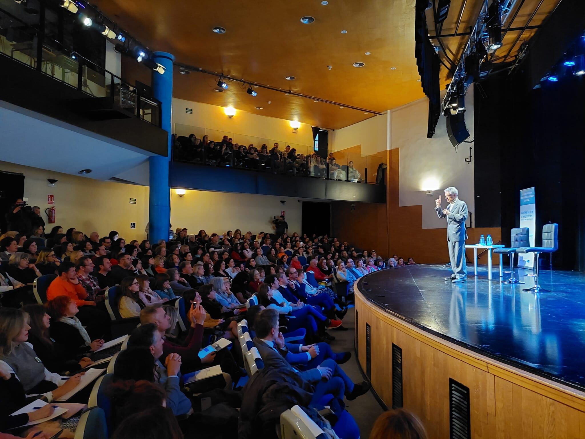 Arranca el Congreso Nacional de Convivencia Escolar y Social con las ponencias de Rojas Marcos y César Bona