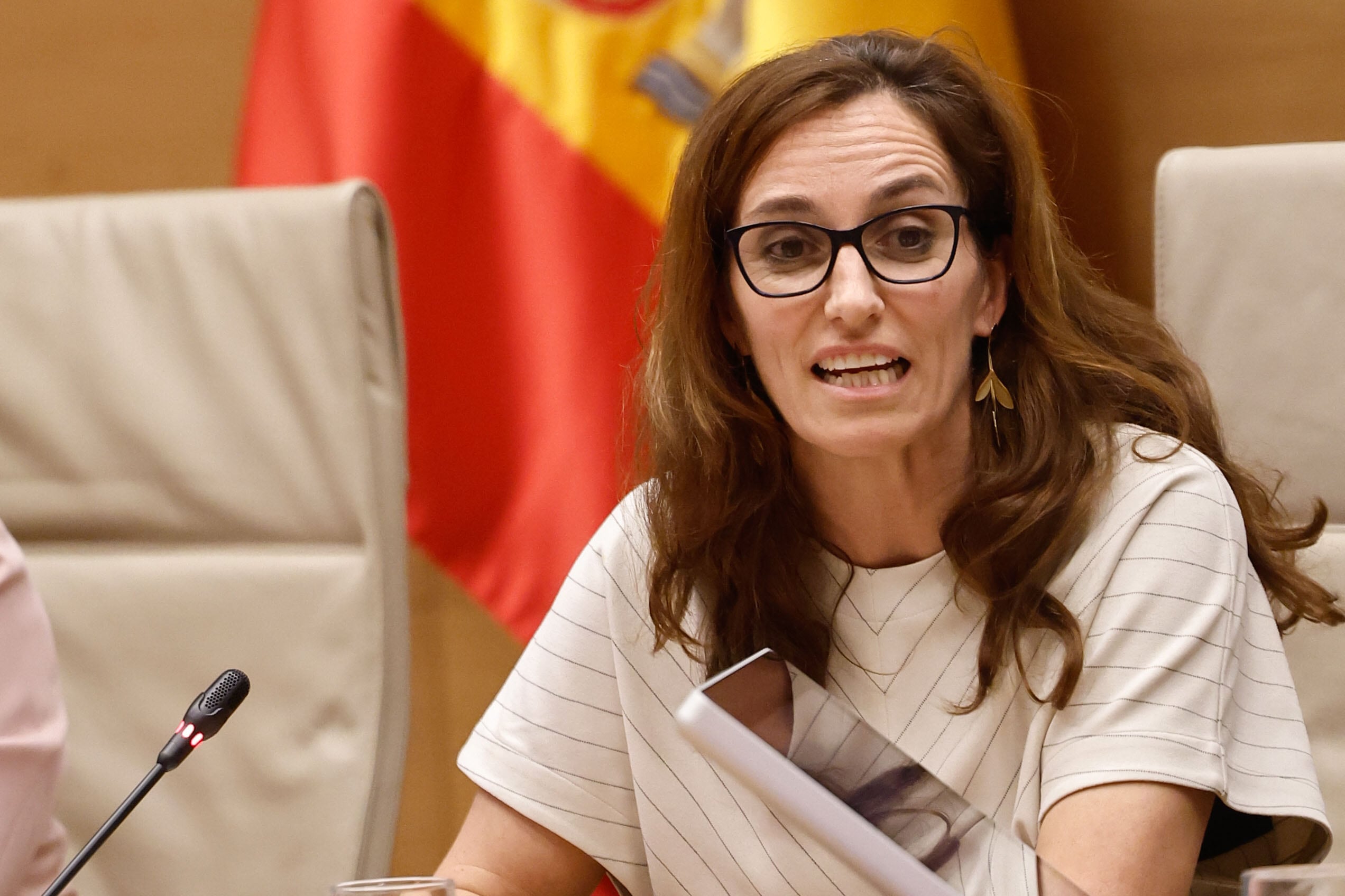 La ministra de Sanidad, Mónica García, en la Comisión de Sanidad del Congreso en el Congreso de los Diputados