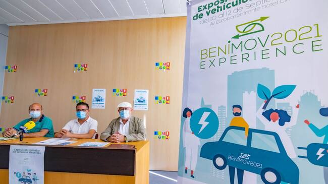 Juanjo Camarasa, secretario general de AICO; José Ramón González de Zarate, concejal de Movilidad; y Antonio Pérez, uno de los organizadores de BENIMOV 2021