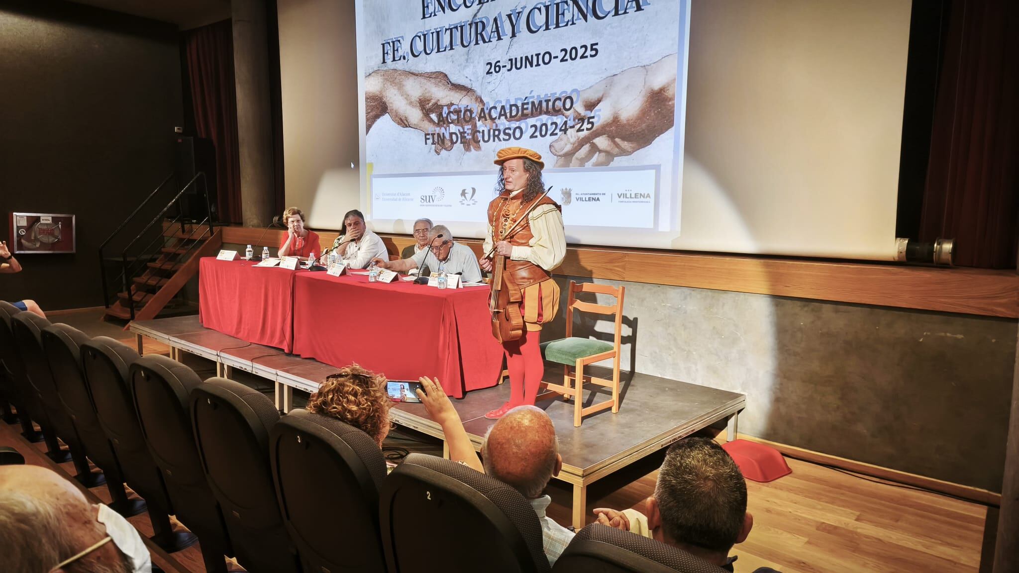 Momento del acto de clausura del curso