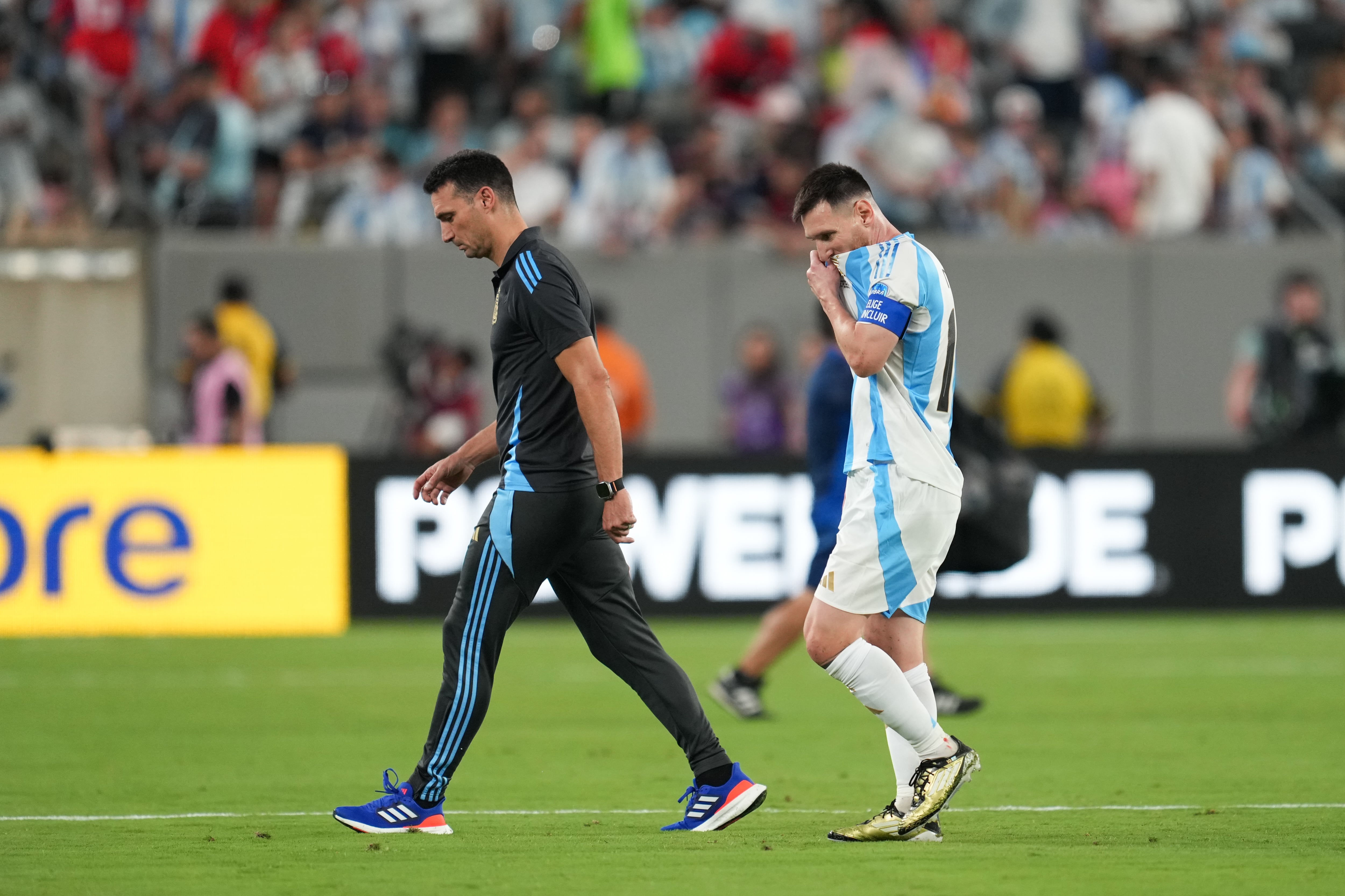 Lionel Scaloni y Leo Messi