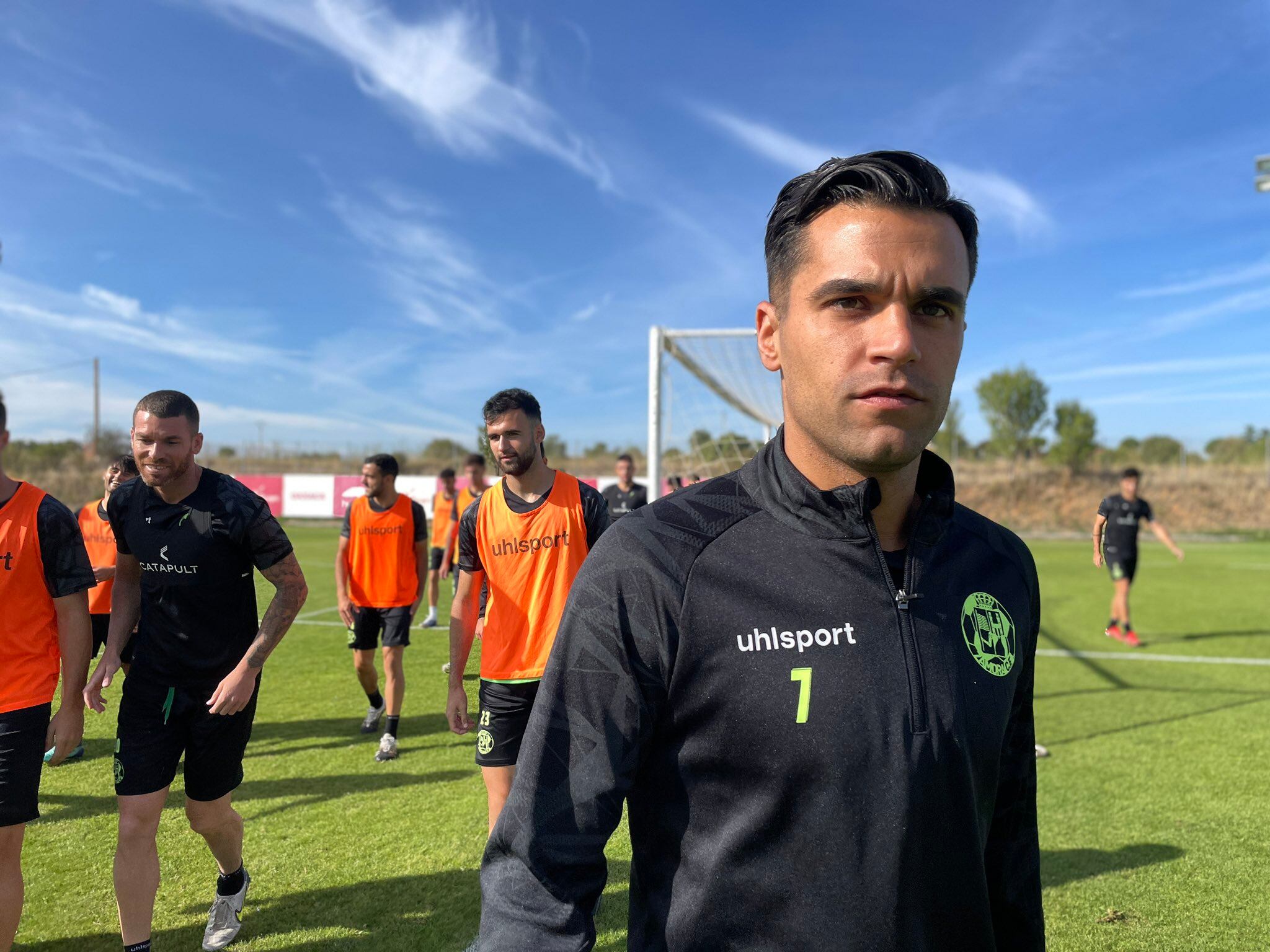 Dani Hernández, capitán del equipo rojiblanco, a la salida de un entrenamiento
