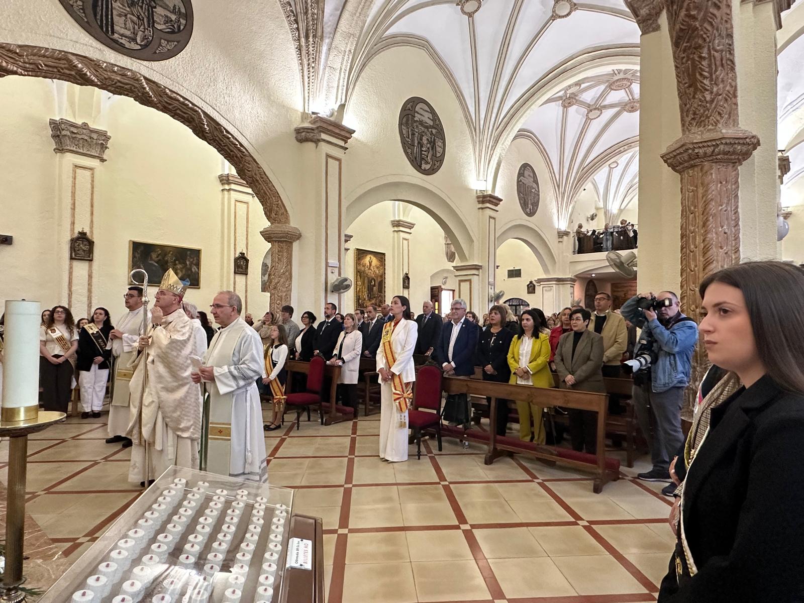 Momento del oficio religioso