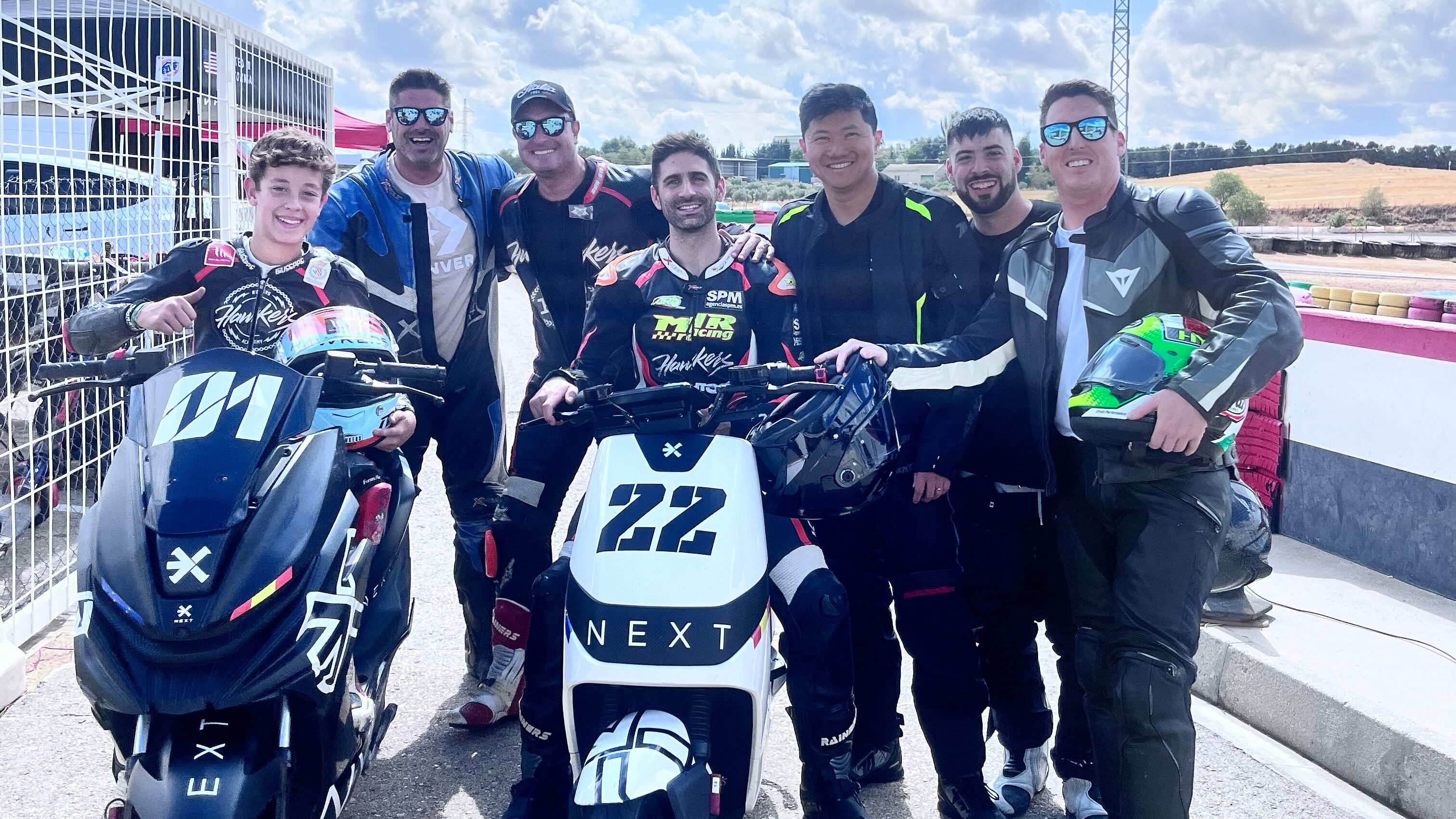 NEXT ha obtenido una doble victoria este pasado viernes en la primera carrera de motos eléctricas en categoría B