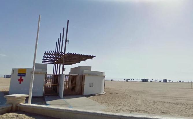 Apecto que ofrecía la playa de las Arenas a primera hora de la mañana