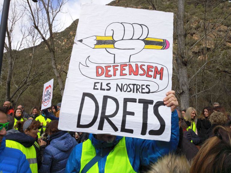 Manifestants a la duana aquest dijous al matí durant la primera jornada de vaga del sector públic.
