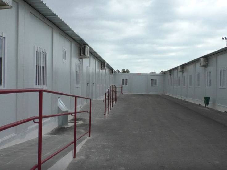 El Colegio La Paz está actualmente en barracones