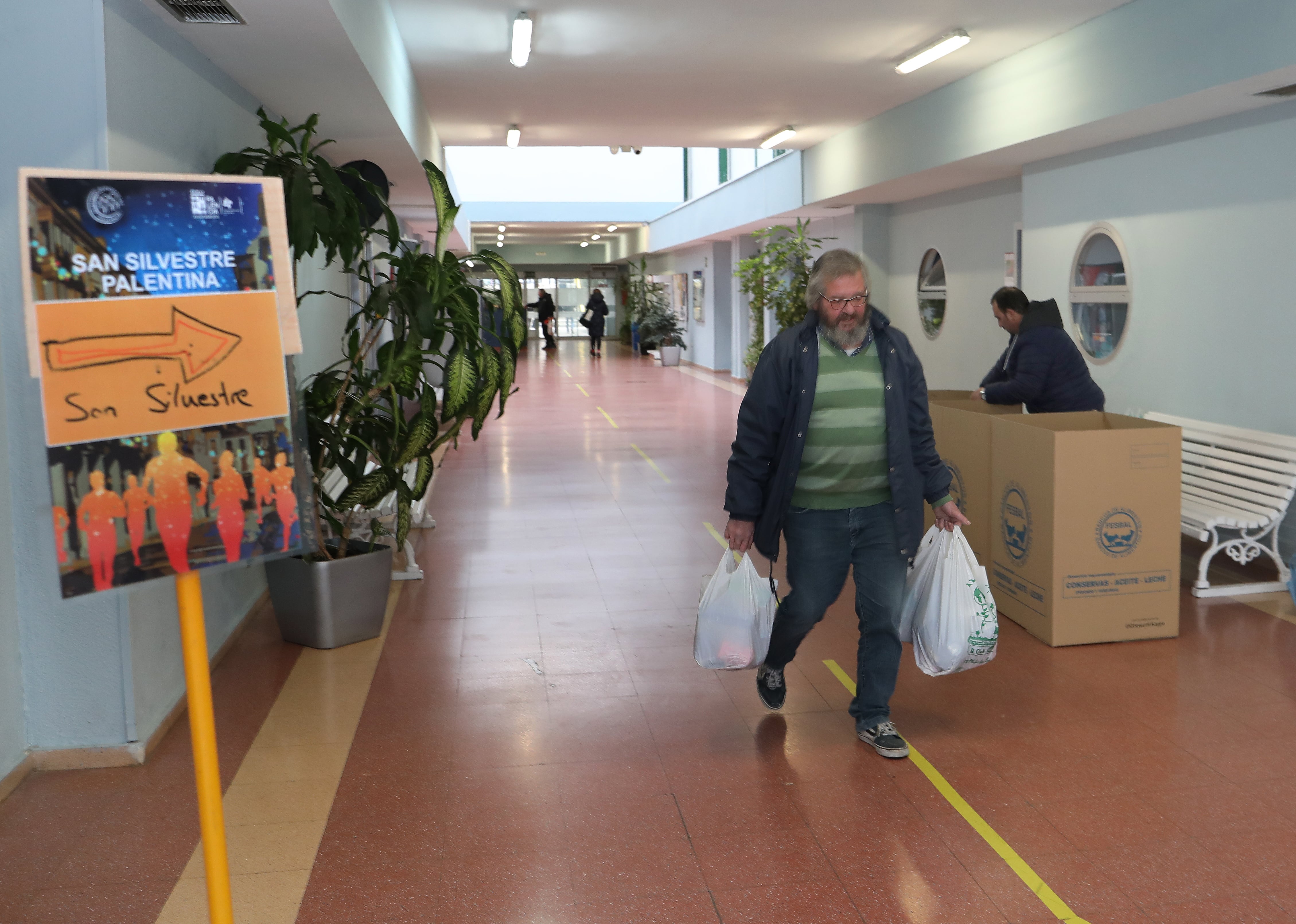 Banco de Alimentos de Palencia Recogida de alimentos en el pabellón deportivo de Eras de Santa Marina