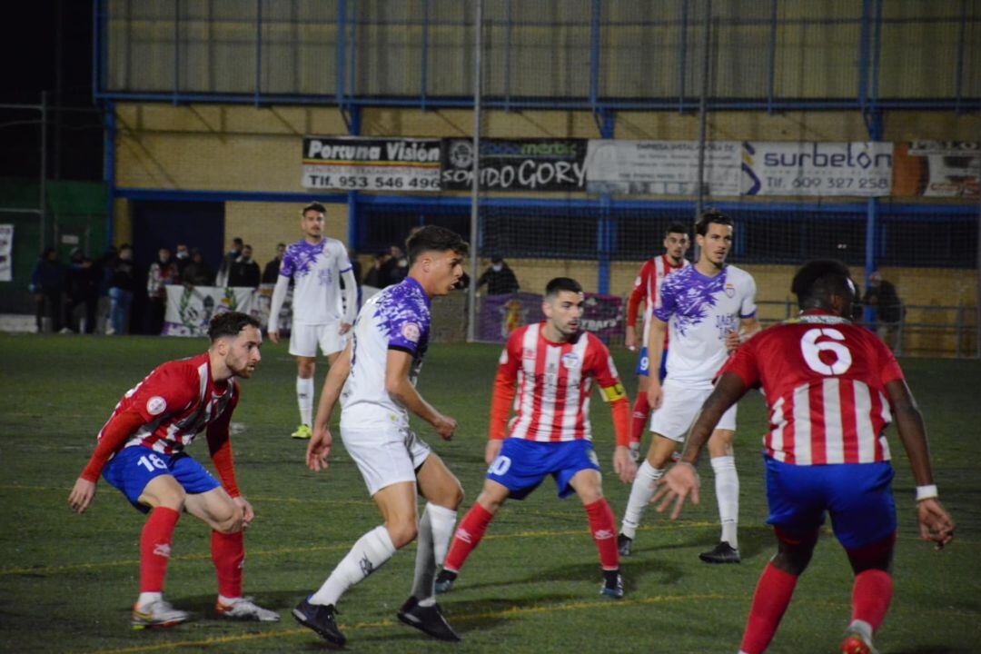 No hubo goles, 0-0 en el derbi jugado entre el At. Porcuna y el Real Jaén