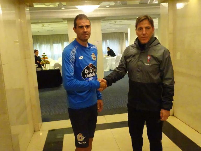 Garitano y Berizzo se saludan antes de la celebración del derbi