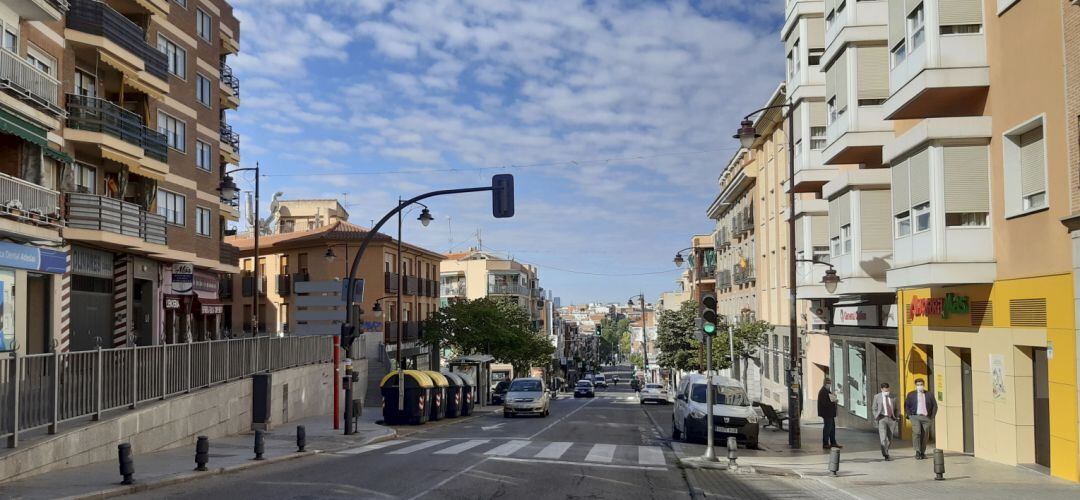 El Gobierno municipal ya ha ejecutado algunas medidas destinadas a reducir el impacto del vehículo privado en la contaminación atmosférica, como es el caso de la calle Real durante el confinamiento