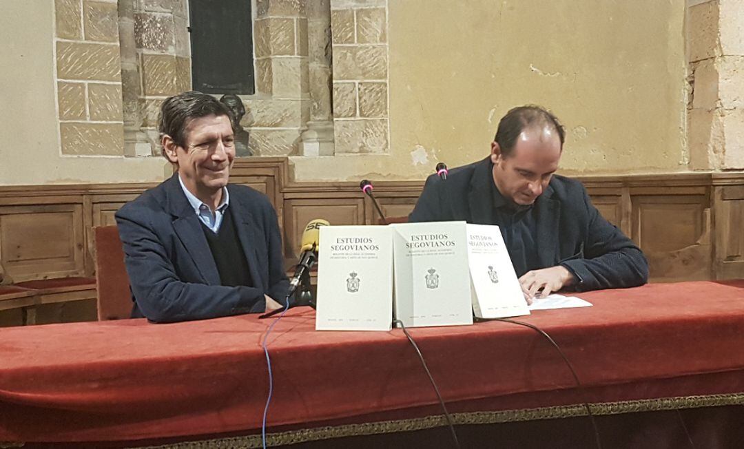 La academia de San Quirce ha presentado la edición número 117 de "Estudios Segovianos". En la imiagen Rafa Cantalejo y Santiago Martínez