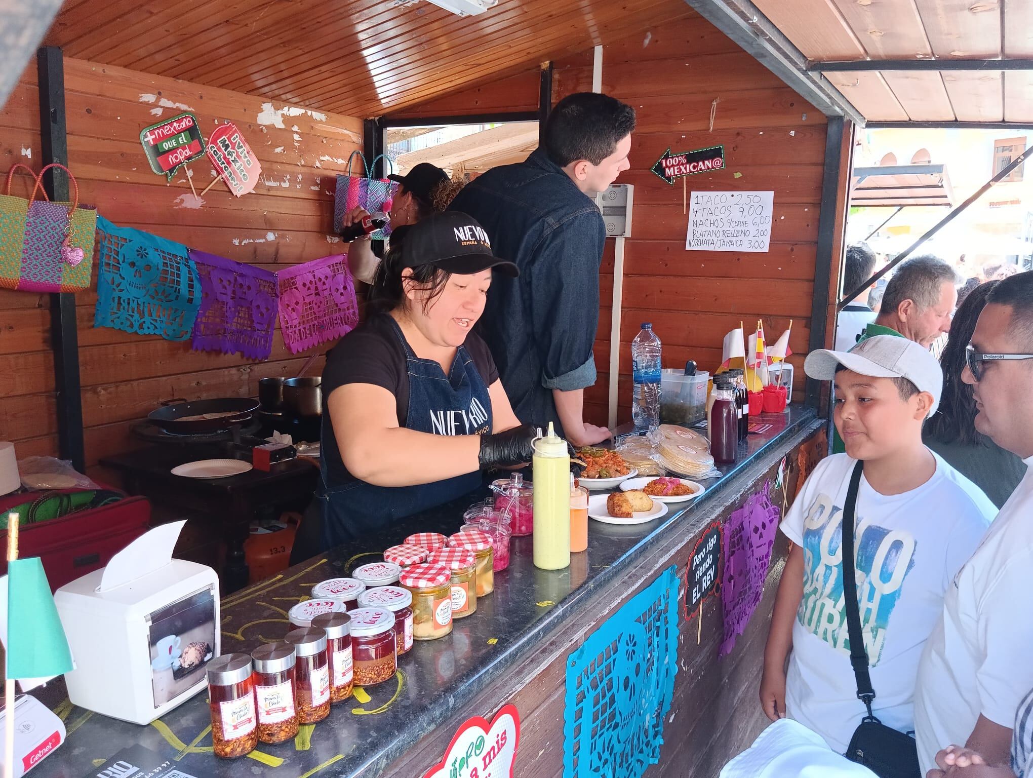 Caseta de productos colombianos