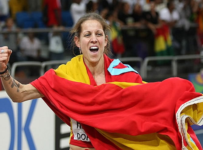 Natalia Rodríguez celebra su plata en Doha