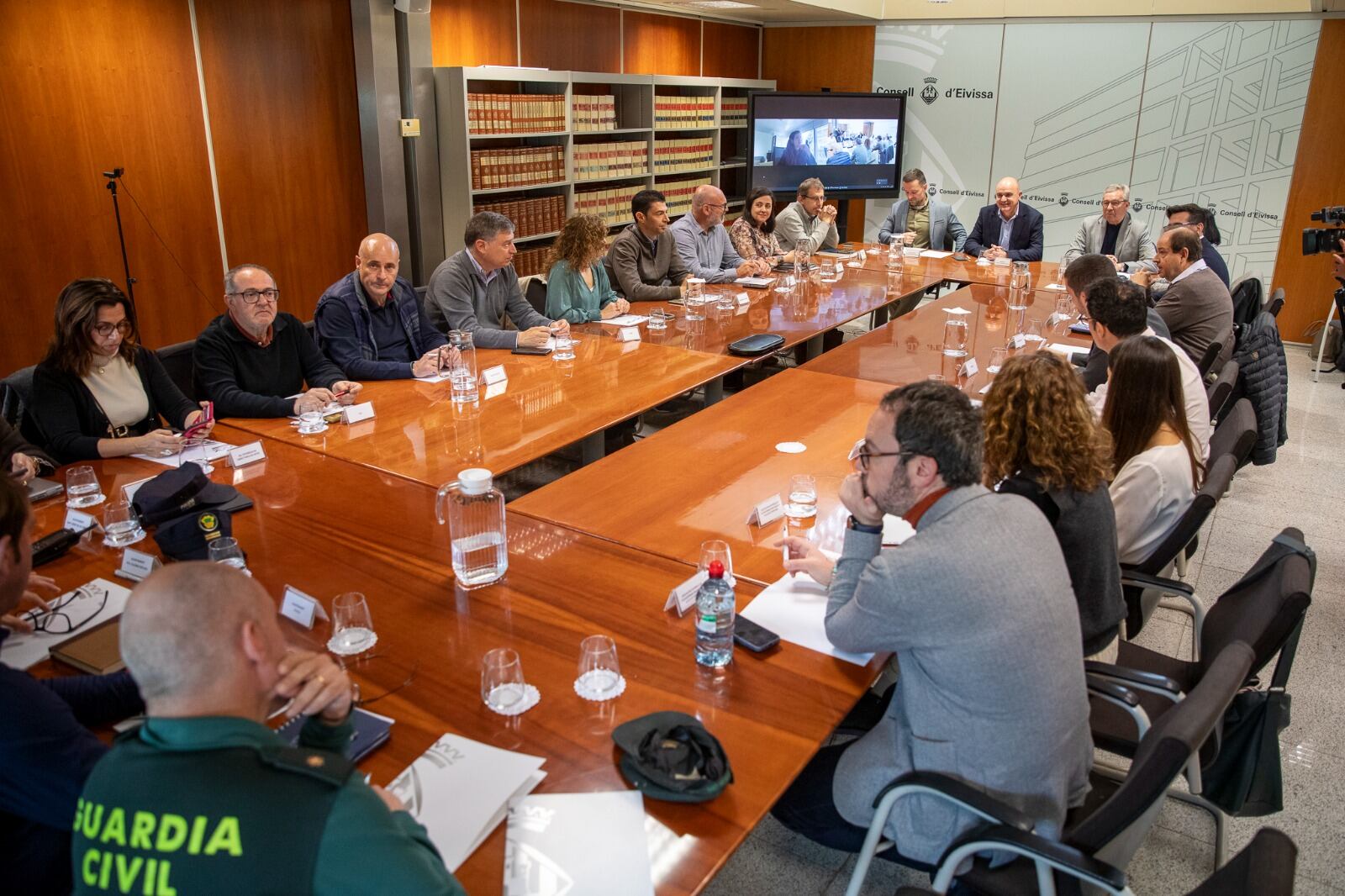 Imagen de la primera reunión de la Mesa Contra el Intrusismo de Ibiza