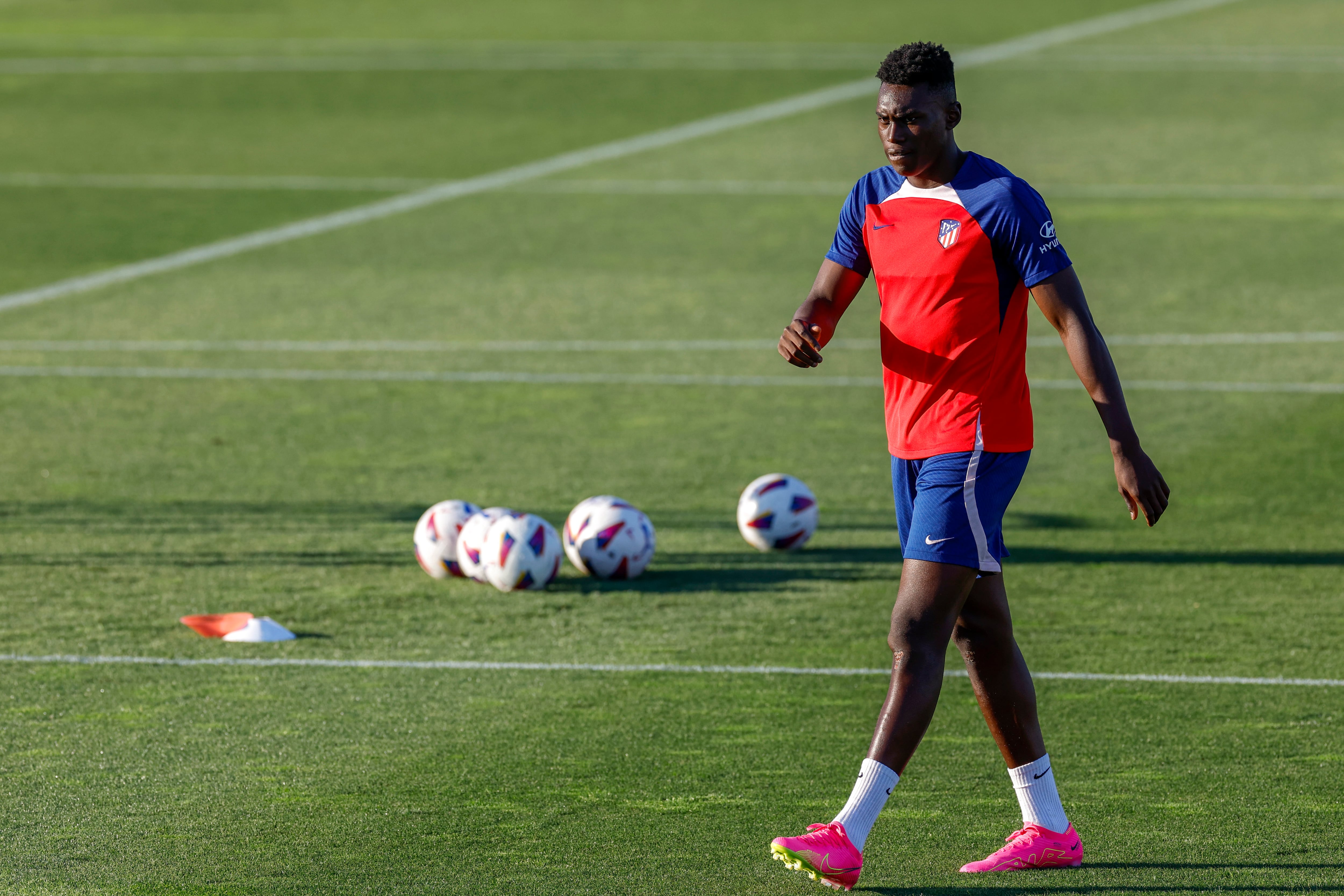 Samu Omorodion se entrena con el Atlético de Madrid nada más cerrar su fichaje en 2023