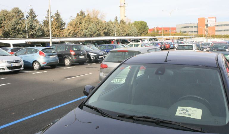 Para aparcar en el parking de RENFE es imprescindible mostrar la tarjeta anual de residente