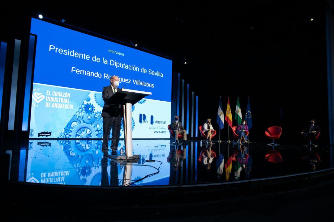 Villalobos durante su participación en la presentación