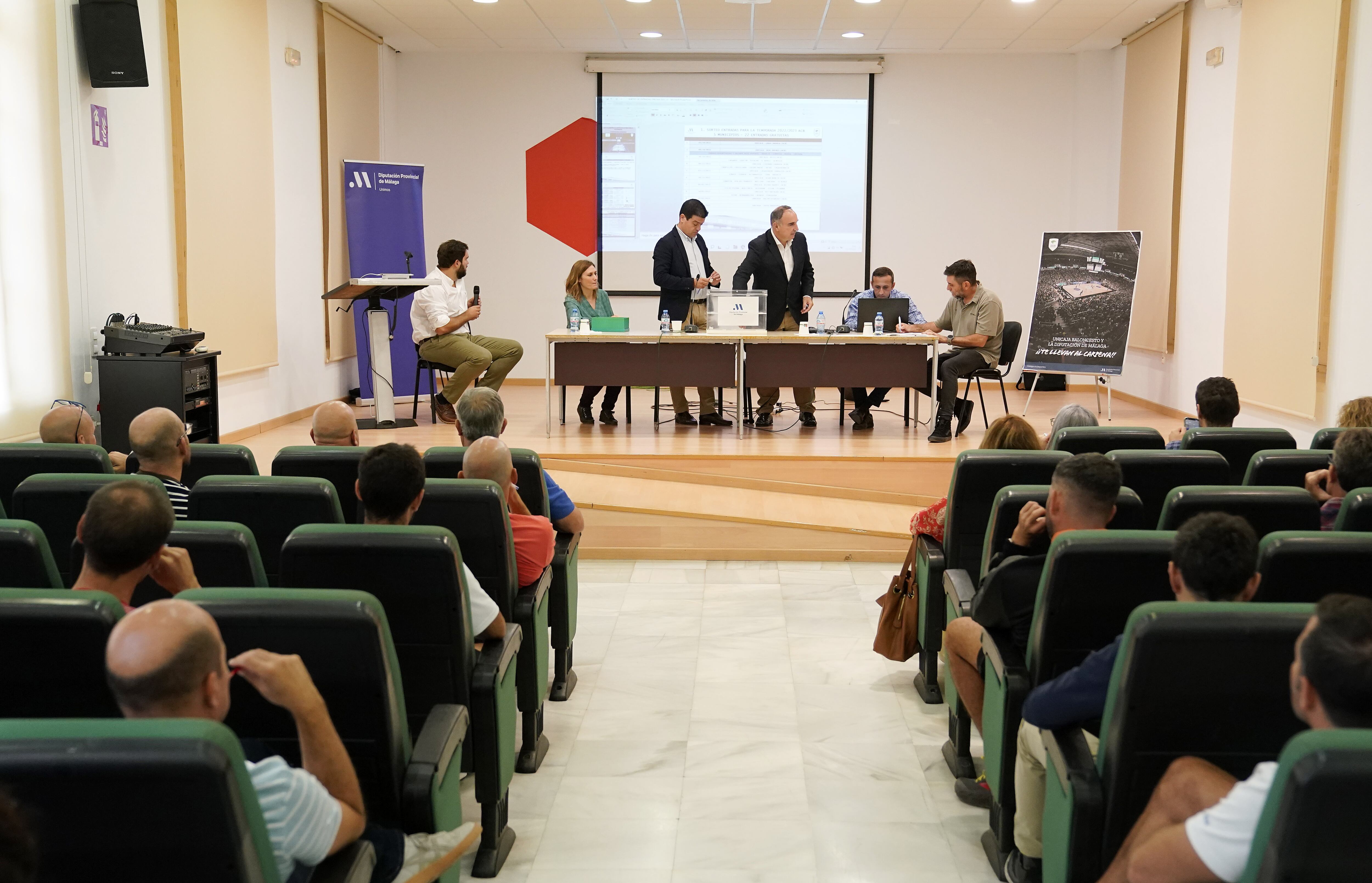 Imagen del sorteo de los partidos para los distintos municipios