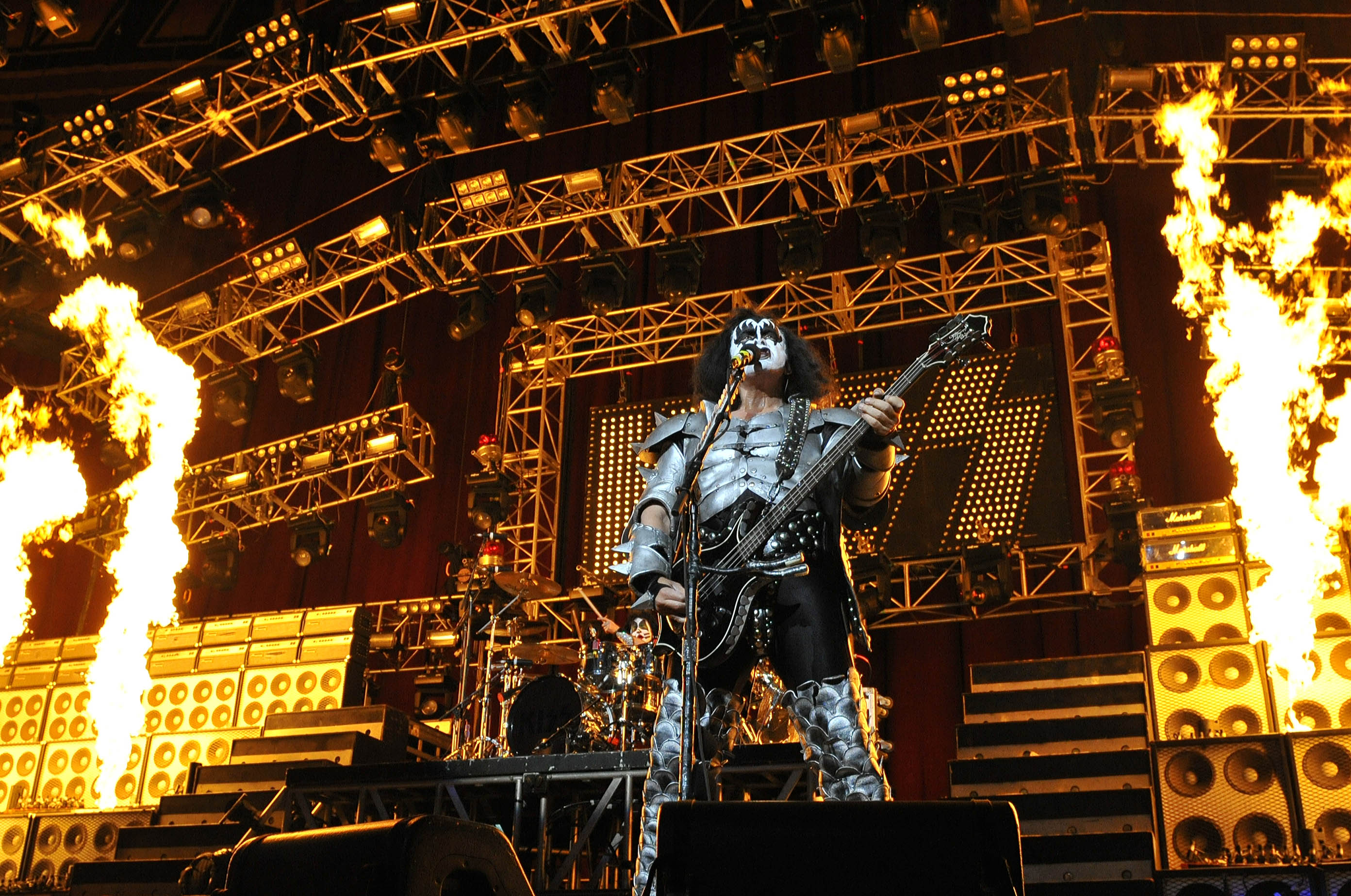 Gene Simmons durante un concierto en Australia