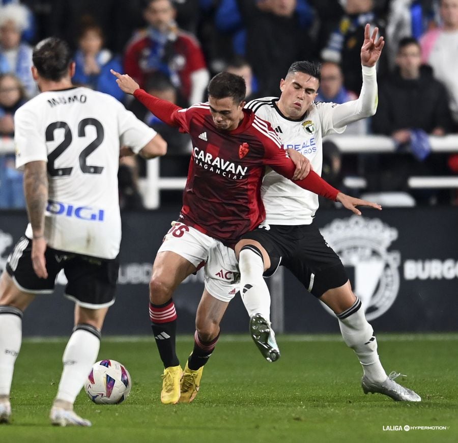 Borge se anticipa a dos jugadores del Burgos