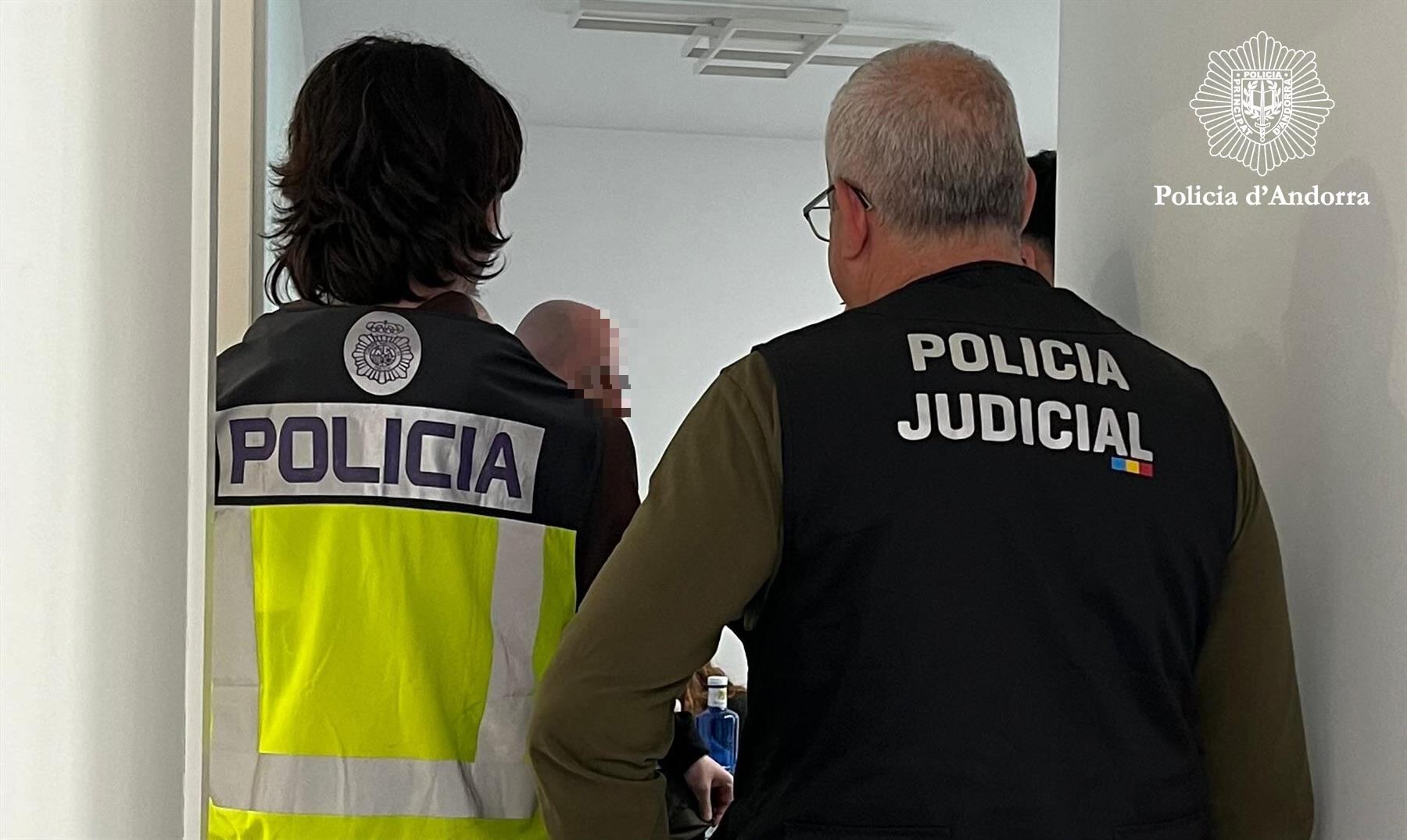 Escorcoll de la policia al domicili del youtuber resident detingut per l'operació Borraska