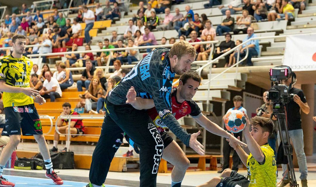 Patotski, con el Ademar en Huesca, uno de sus posibles destinos