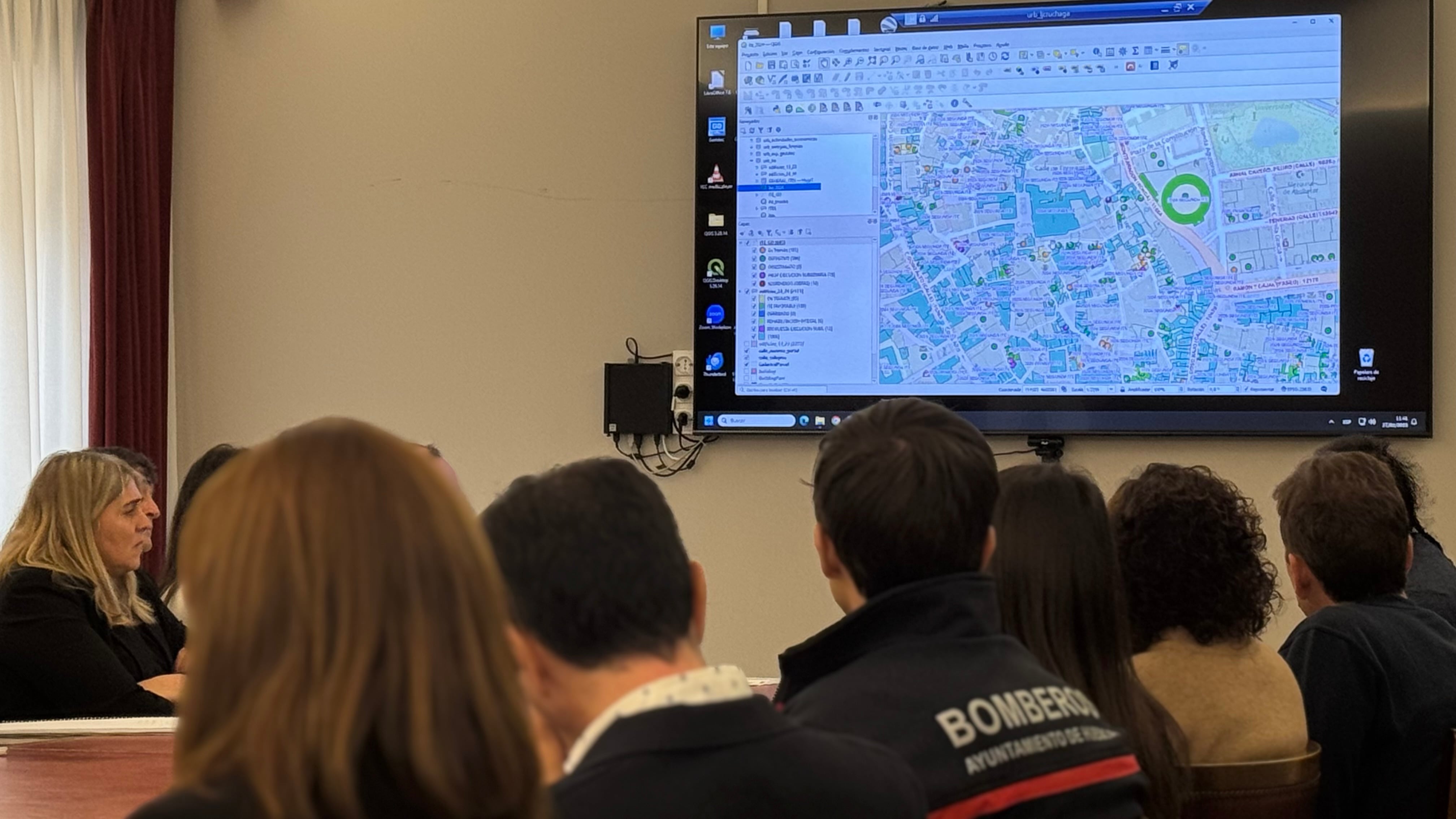 Momento de la presentación del GIS en el Ayuntamiento de Huesca