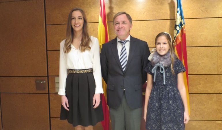 Las Falleras Mayores de Valencia 2017 junto al Delegado del Gobierno