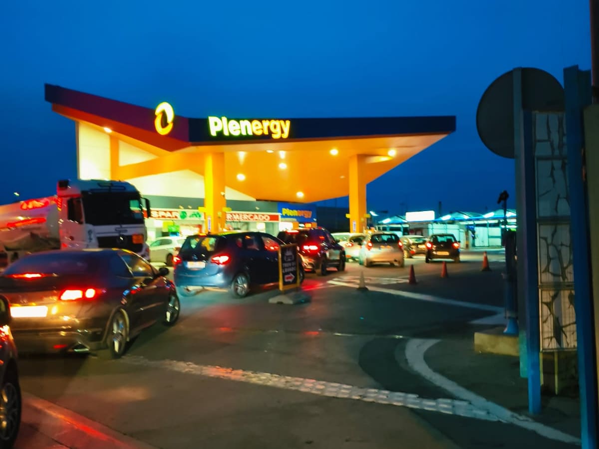 Los combustibles suben entre 8 y 20 céntimos en pocos días y reactivan las colas en Cartagena