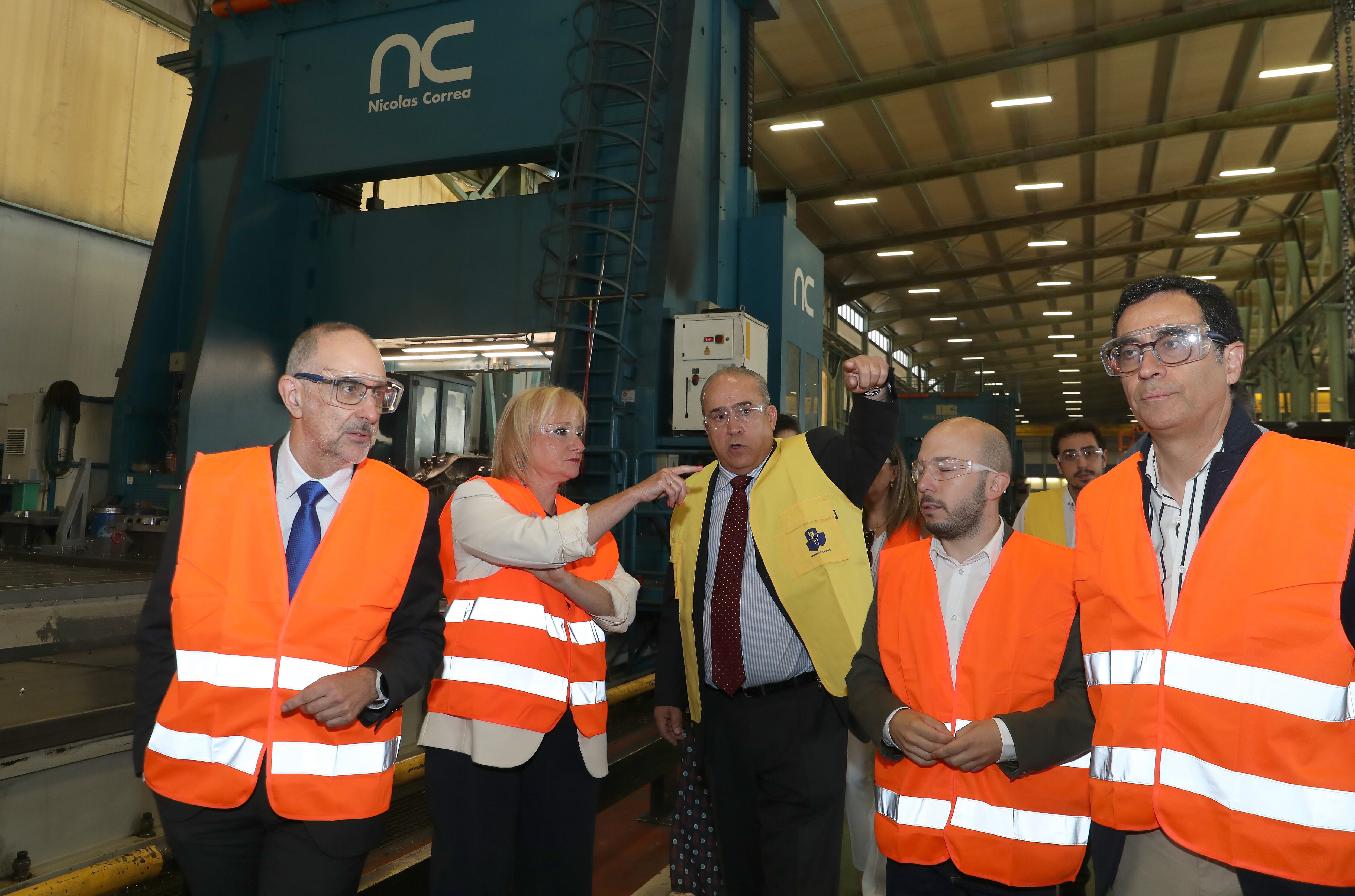 La consejera de Industria, Comercio y Empleo, Leticia García, visita las instalaciones del Grupo INMAPA. acompañada por el CEO del grupo, Miguel Ángel Sagredo; y el dliputado provincial, Juan Antonio Obispo, entre otros