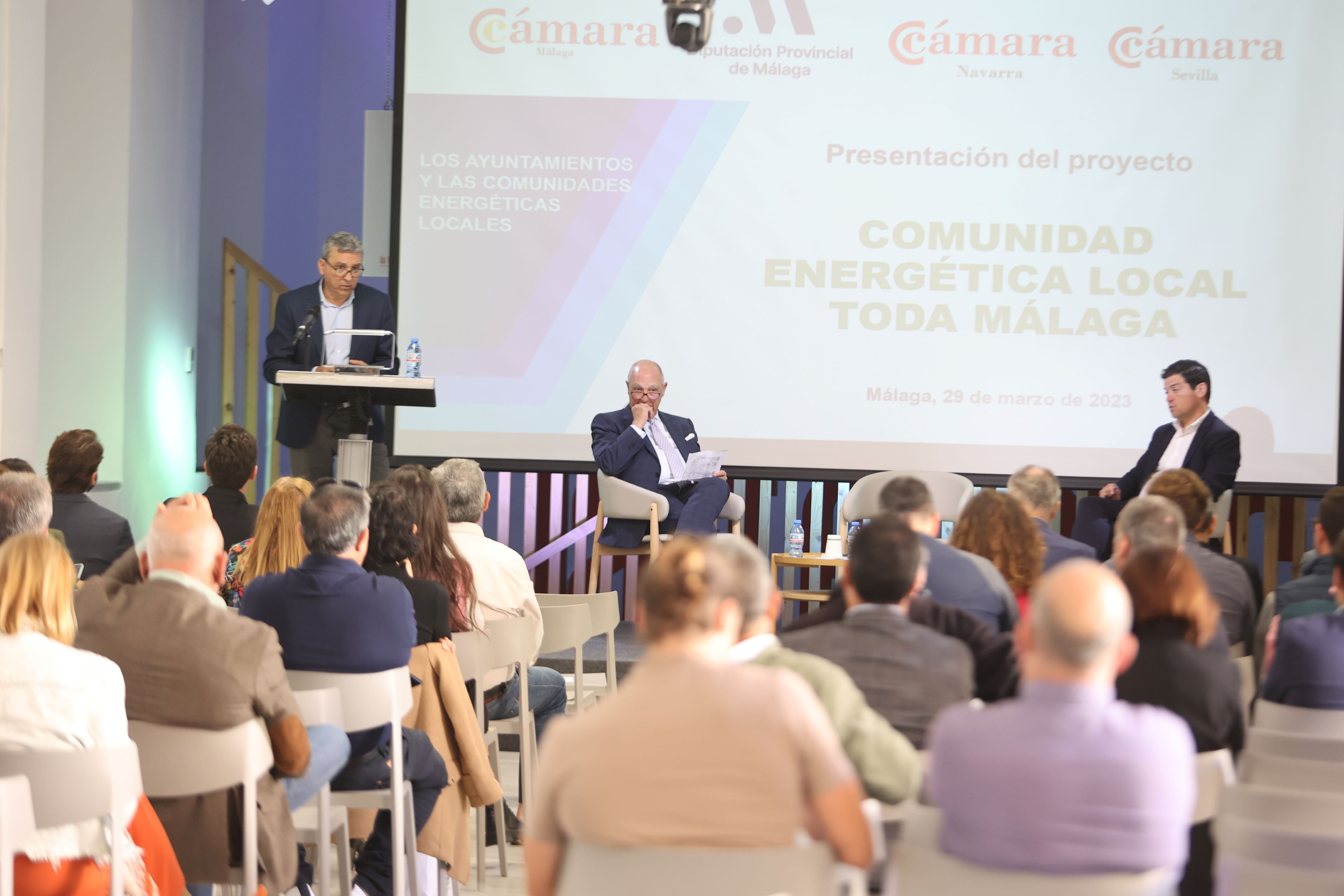 El acto de presentación ha corrido a cargo del presidente de la Cámara de Comercio de Málaga, Sergio Cuberos; del presidente de la Cámara de Comercio de Navarra, Javier Taberna, y del vicepresidente 4º de la Diputación Provincial Cristóbal Ortega