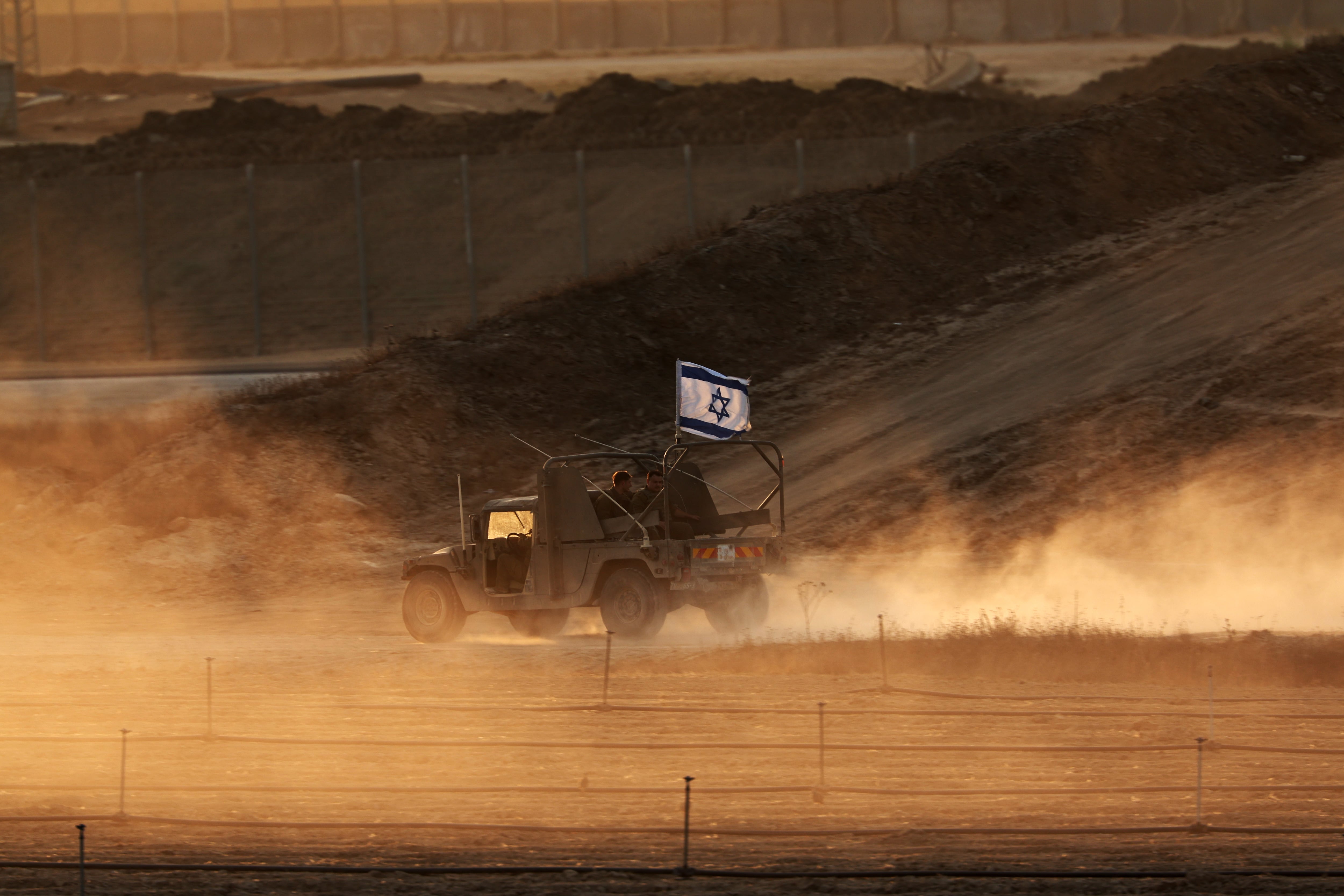 Tropas israelíes en la frontera israelí con Gaza