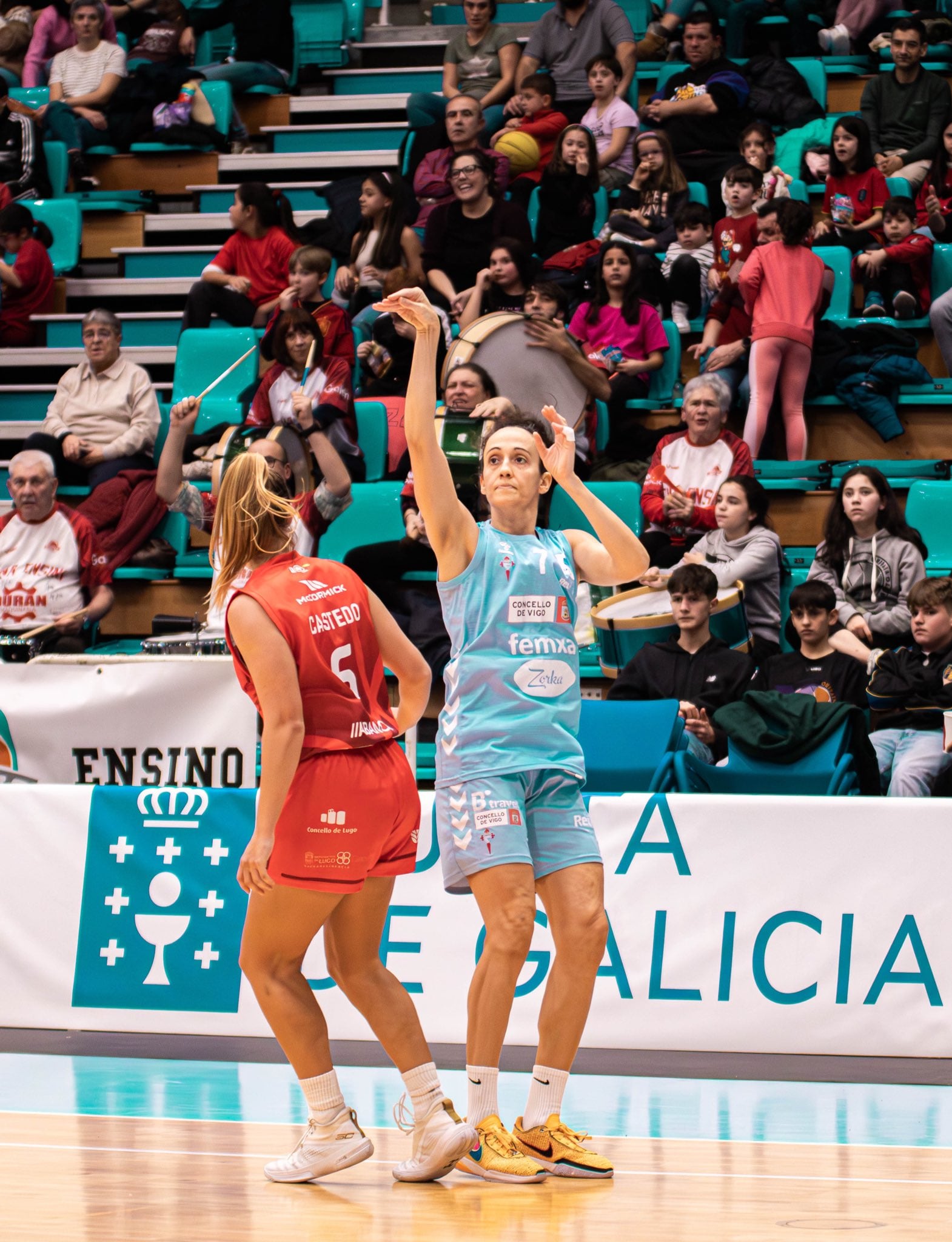 Clem Samson durante el partido ante el Ensino