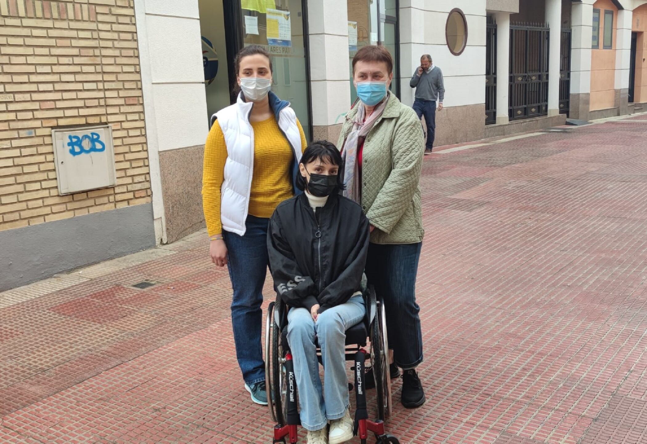 Las dos &#039;Irynas&#039; ucranianas refugiadas en nuestro país, en la ciudad de Parla, junto con la hija de una de ellas.