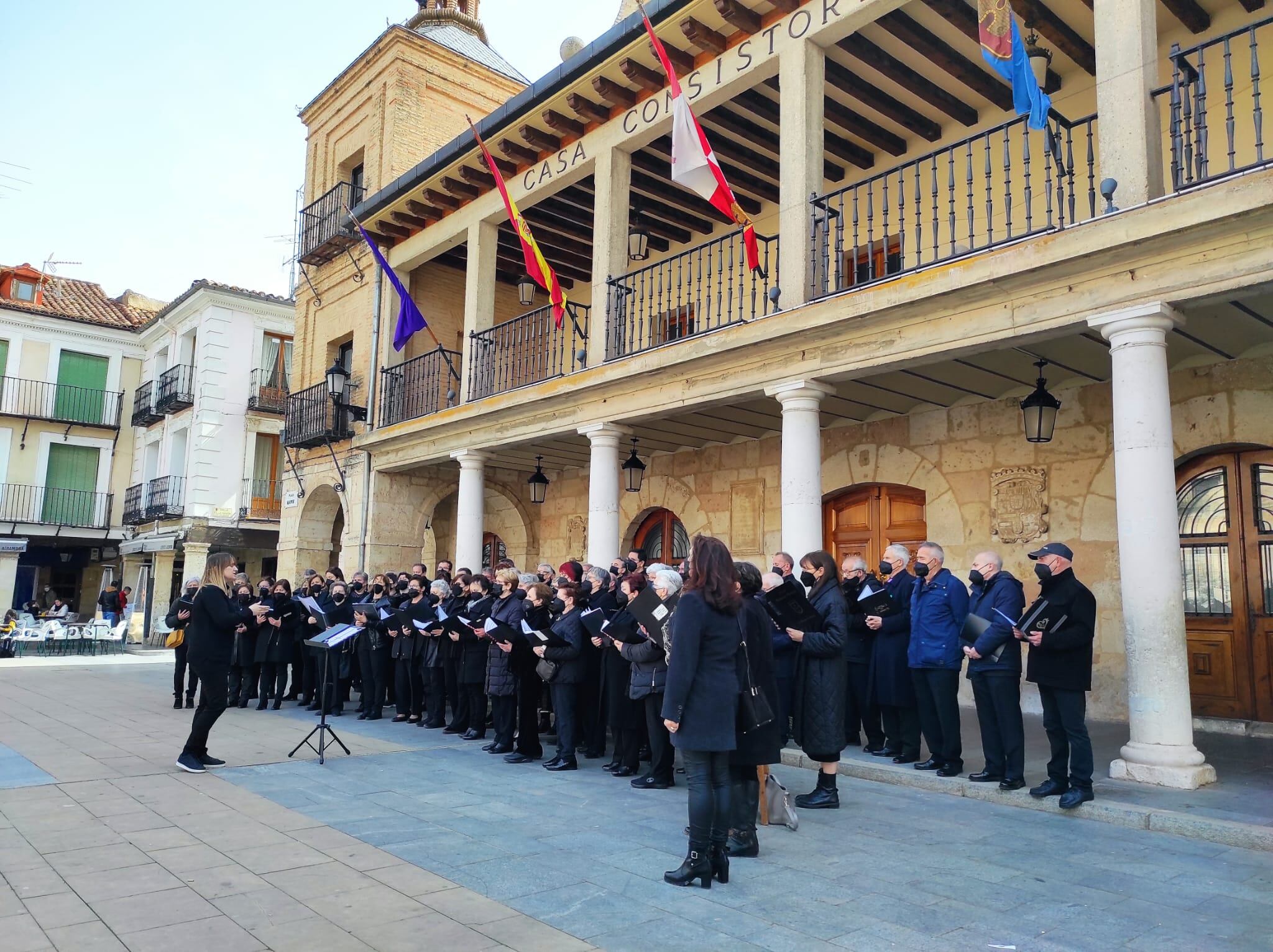 Interpretación al pie de la Casa Consistorial de San Esteban de Gormaz