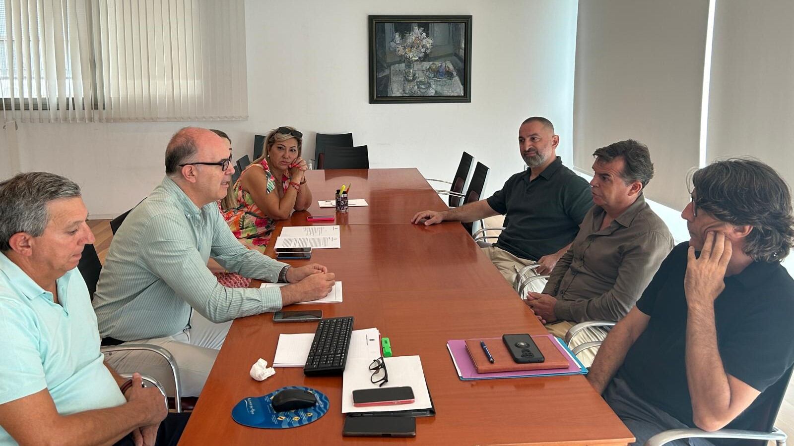 Reunión en la que en Ayuntamiento de Alicante ha presentado las medidas ZAS a los representantes del sector hostelero en la ciudad