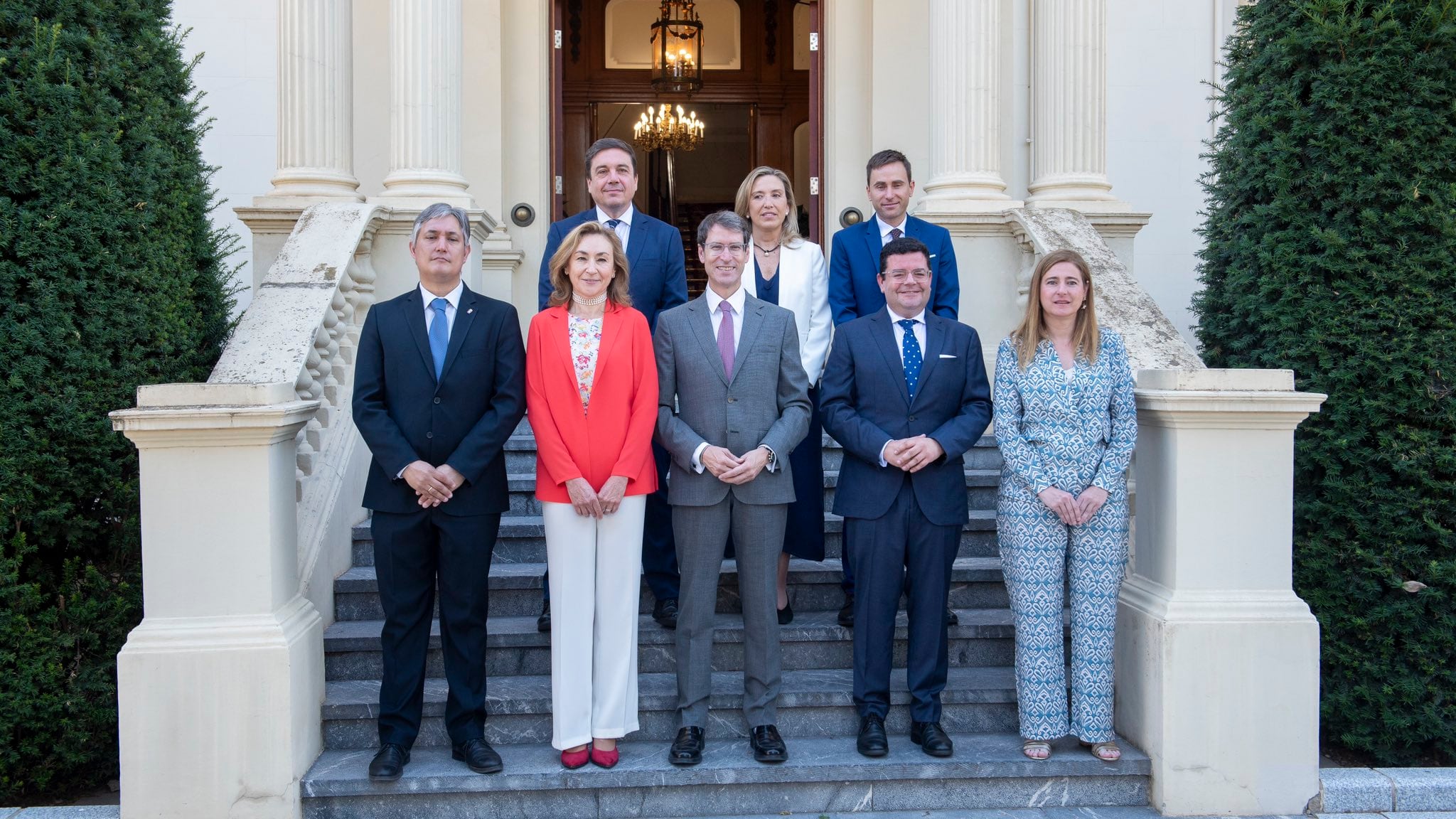 Los nuevos consejeros del Gobierno de La Rioja, presidido por Gonzalo Capellán, han tomado posesión de sus cargos: Alfonso Domínguez, María Martín, Alberto Galiana, Noemí Manzanos, José Luis Pérez Pastor, Belinda León y Daniel Osés.