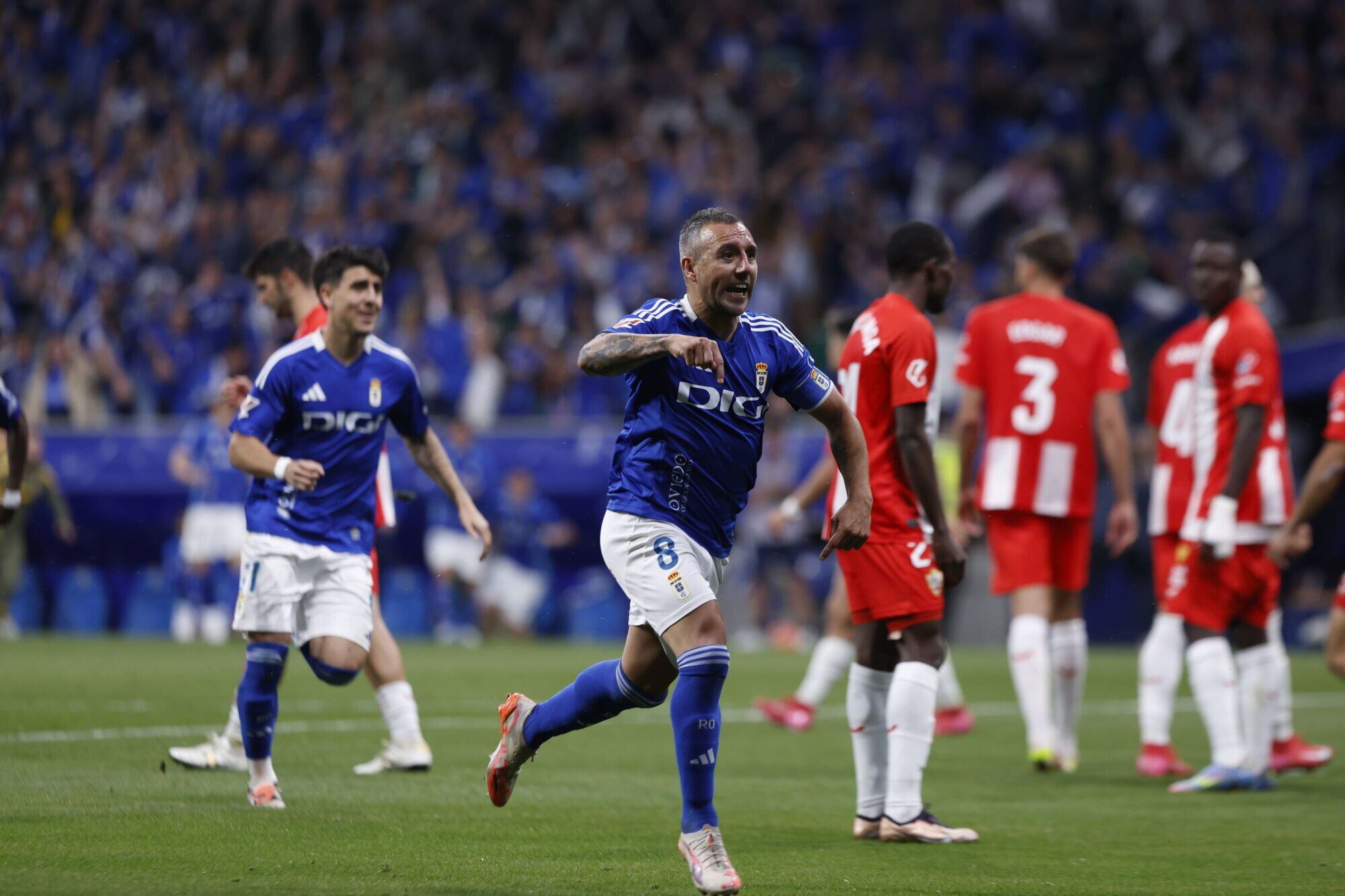 Santi Cazorla ha puesto de moda el amor a unos colores.