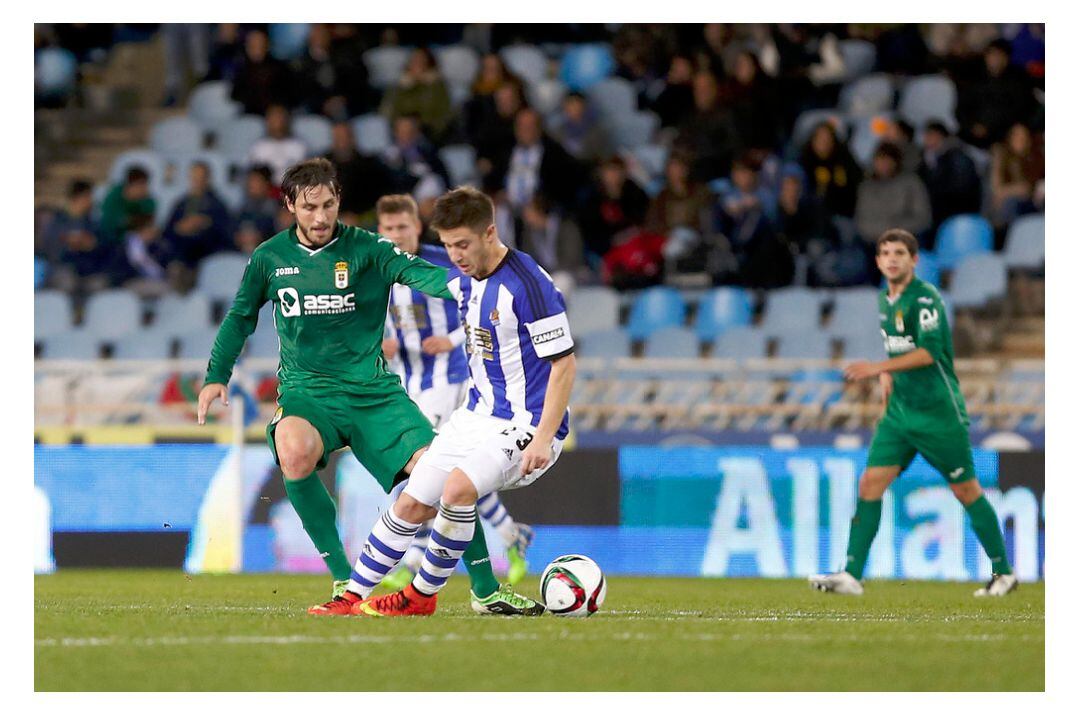 David Generelo durante una acción contra la Real Sociedad en la Copa del Rey.