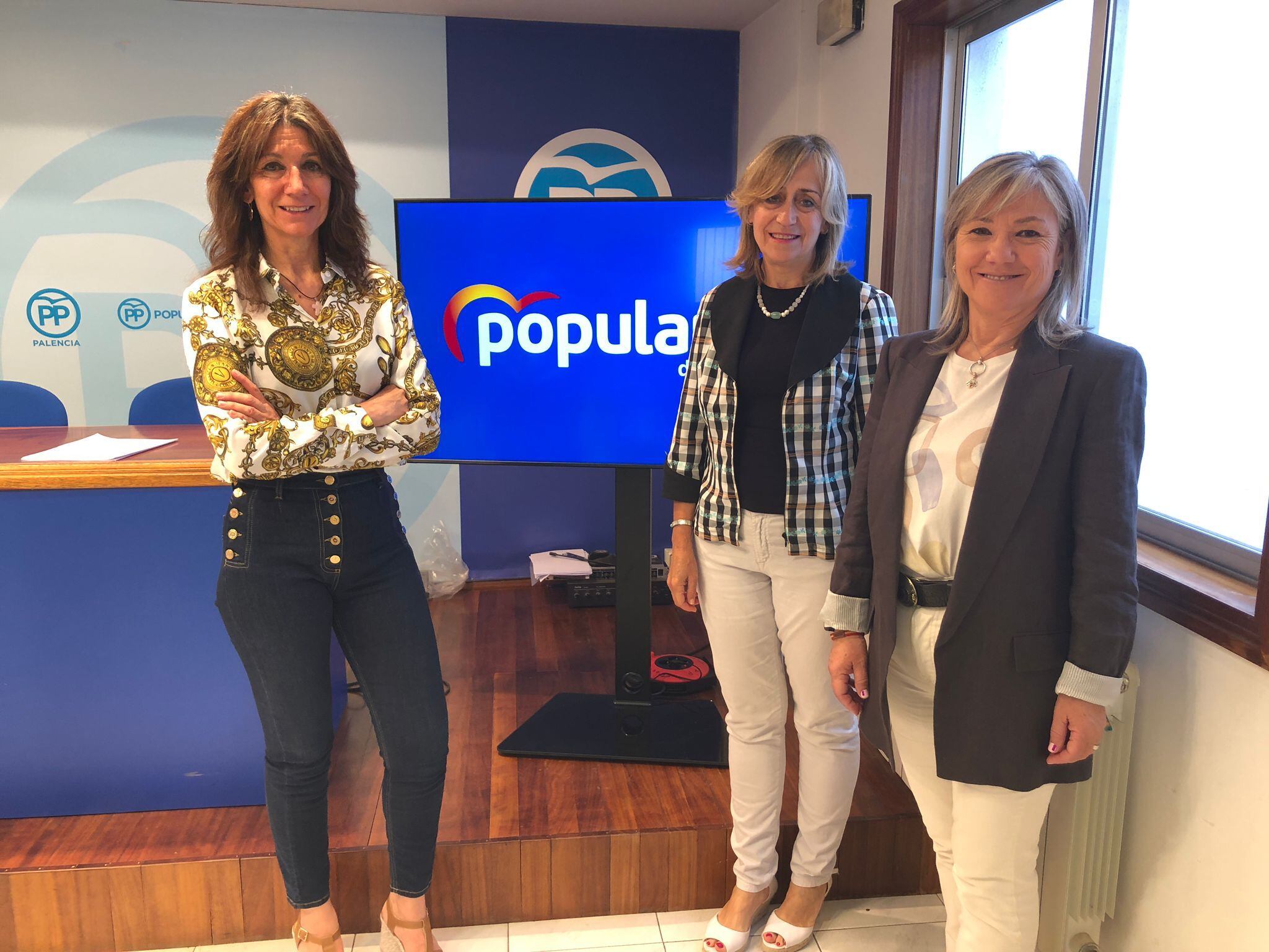 Mercedes Cófreces, Mª José de la Fuente y Mª José Ortega