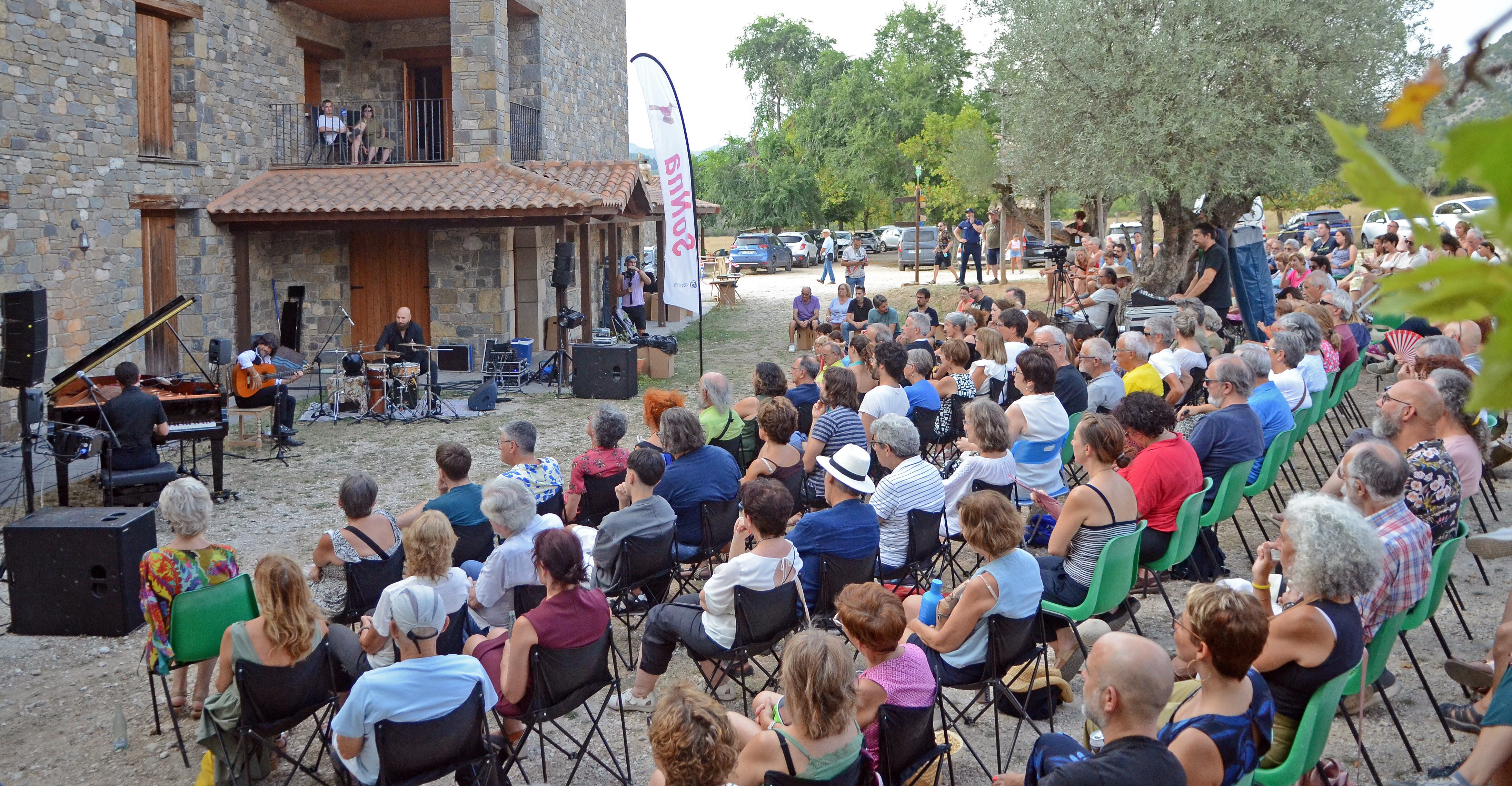 Chicuelo y Mezquida convierten la despoblación en poesía en Puy de Cinca.