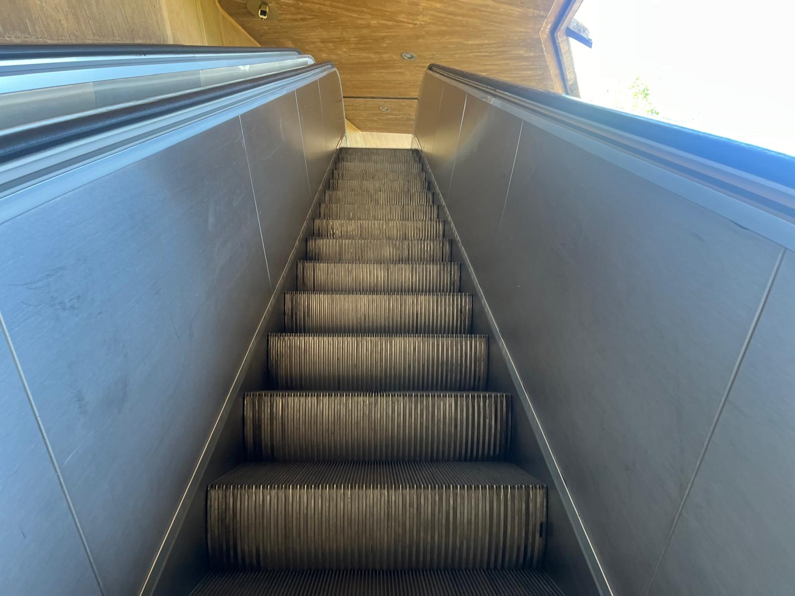 Imagen de archivo de las escaleras mecánicas de Recaredo