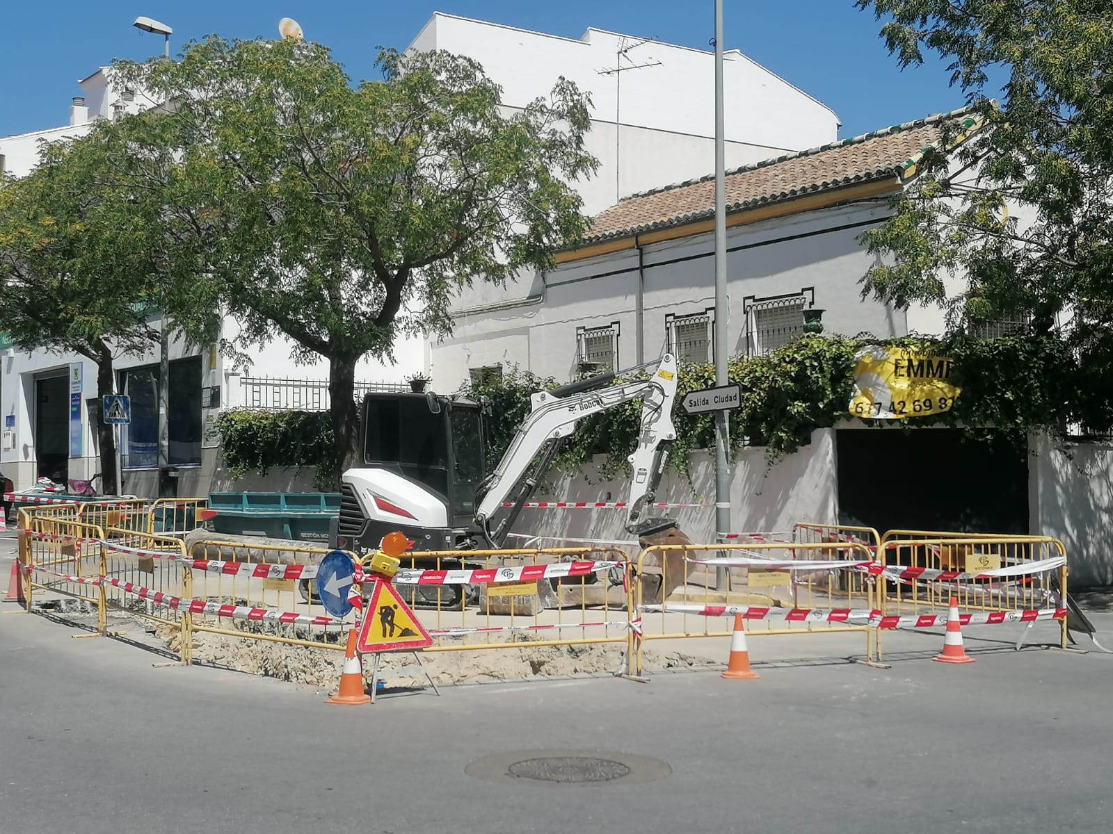 Las actuaciones se están desarrollando en la parte alta de calle Sevilla