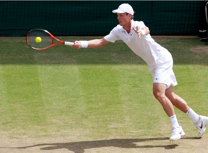 Derecha ganadora del checo Tomas Berdych ante Roger Federer