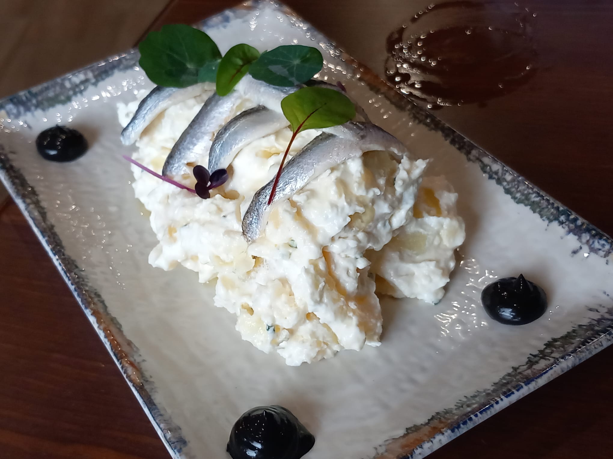 Patatas ali oli con boquerones en vinagre