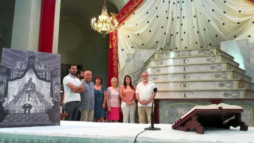 Imagen del trono restaurado en la Iglesia de Santa Ana de Elda 